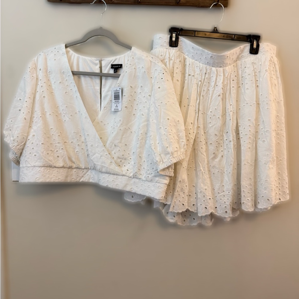 Torrid Size 2 Crop Top and Skirt Set